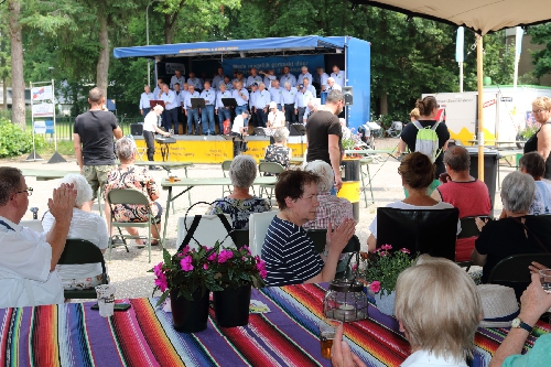 Korenfestival gezellig zitje