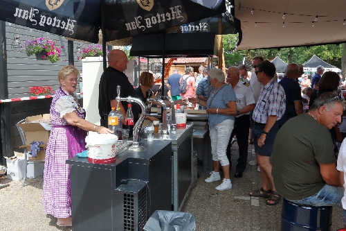 Korenfestival aan de bierpomp