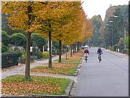 167_P1090395.JPG Links ter hoogte van de fietsers zat vroeger wasserij De Steenbeek.